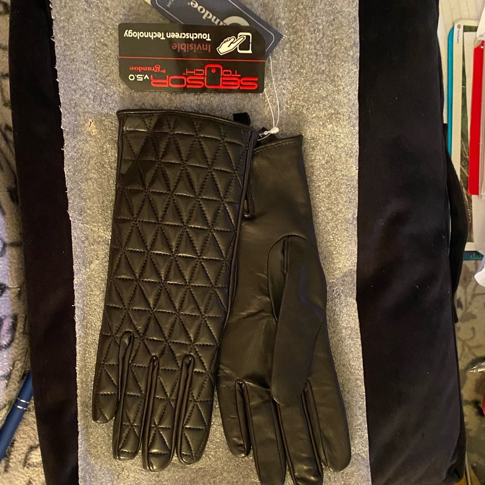 Grandoe Sensor Touch Black Leather Gloves size 7